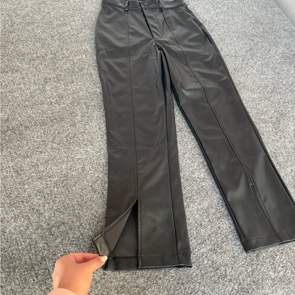 Wildfox Women’s Faux Leather Slit Hem Straight Leg Pants Size‎ Small - Picture 4 of 16